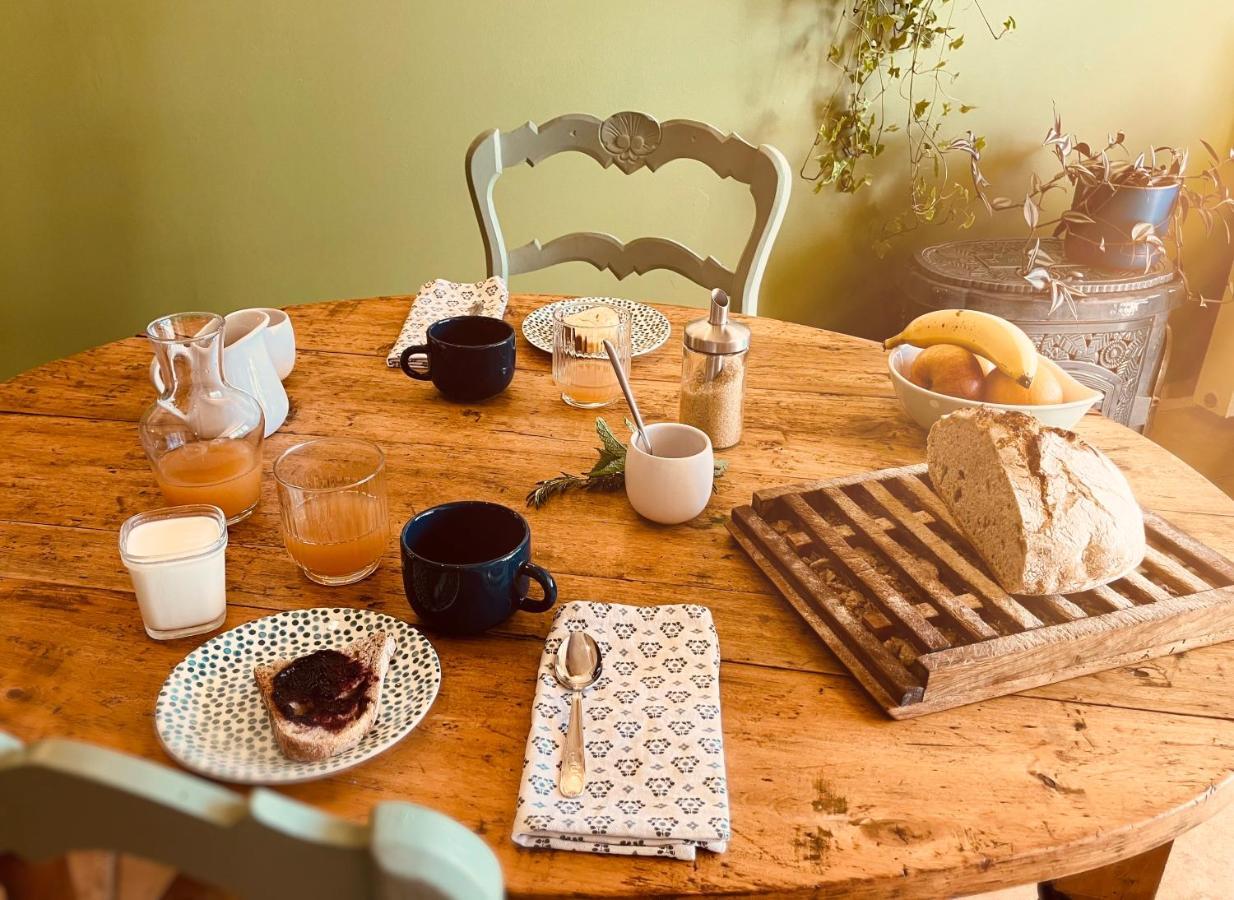 Le Repaire De La Reveuse Bed and Breakfast Saint-Frajou Εξωτερικό φωτογραφία